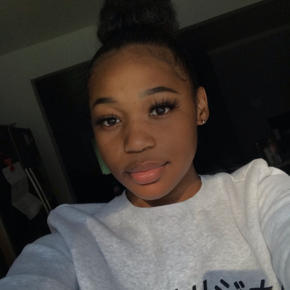 Meet your Posher, Mya